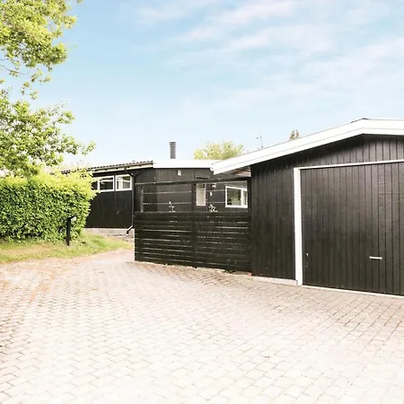 Holiday home Laerkereden,